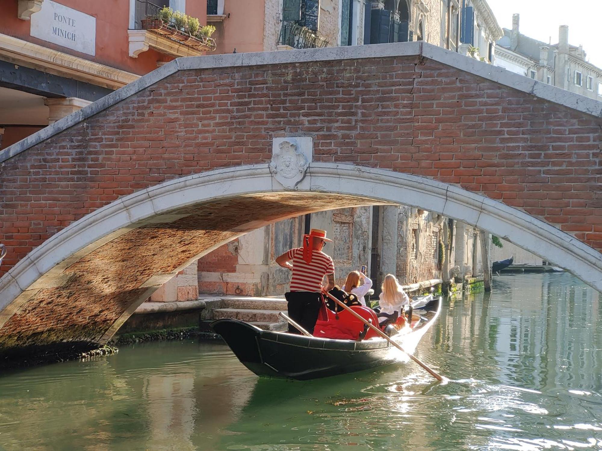 A Casa Di Peplis Apartment Venesia Bagian luar foto