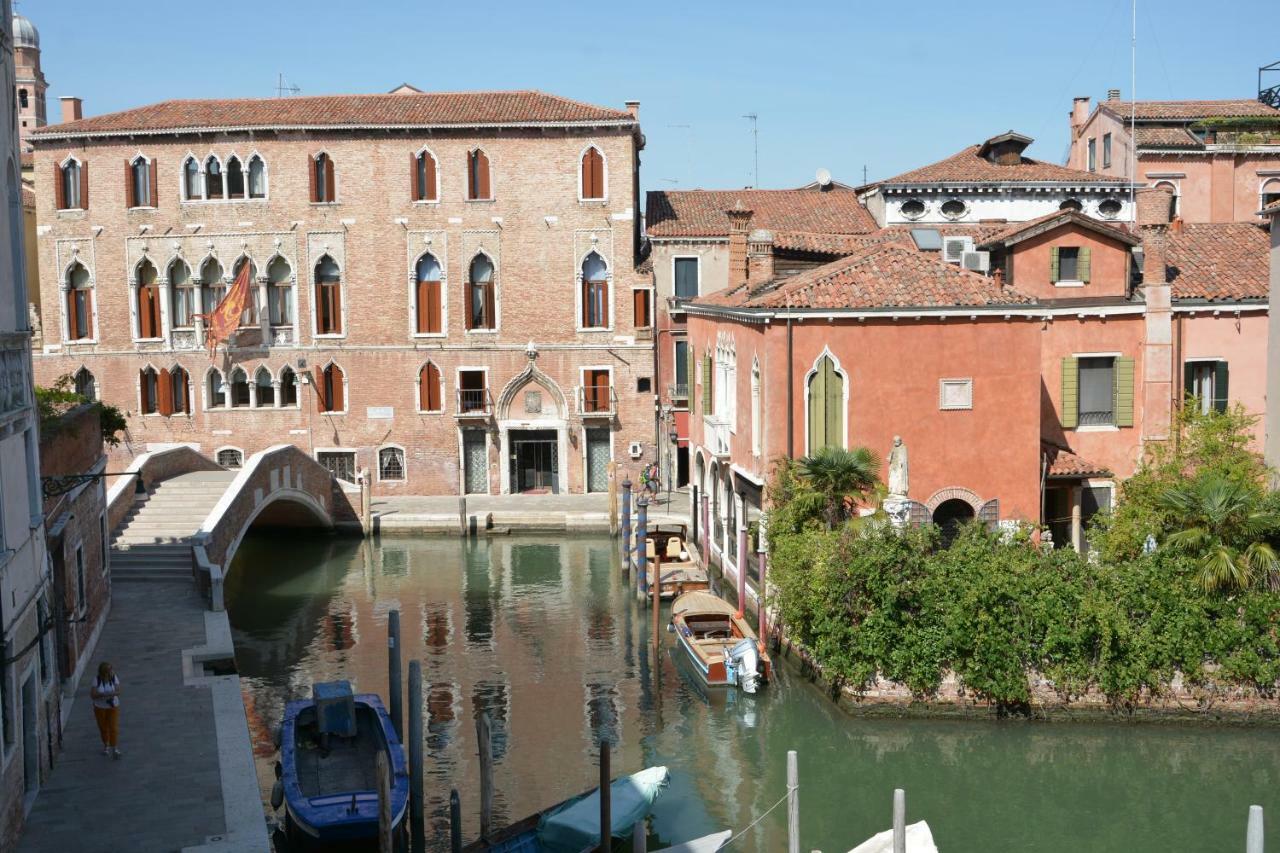 A Casa Di Peplis Apartment Venesia Bagian luar foto